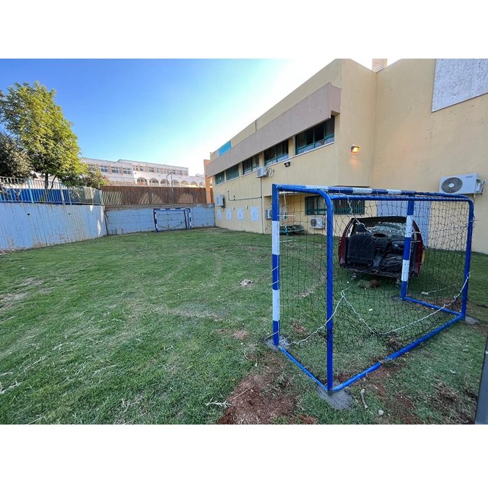 שער קט-רגל קבוע פרופיל עגול מגולוון בגודל 300/200 ס";מ מקובע בבטון ע";פ תקן (יח';) מבית CITYSPORT