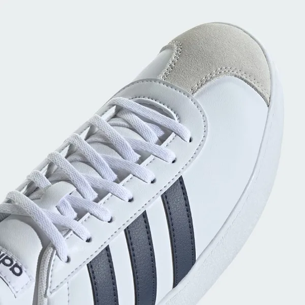 נעלי אופנה לגברים בסגנון ספורטיבי 261778 דגם VL Court Base ADIDAS בצבע לבן