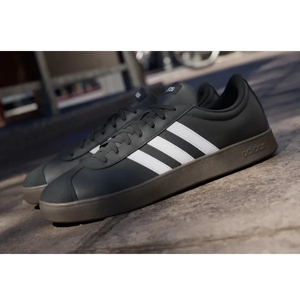 נעלי אופנה לגברים בסגנון ספורטיבי 261779 דגם VL Court Base ADIDAS בצבע שחור