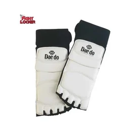 כפפת רגל מגן כף רגל טאקוונדו APEX 251141 מבית פייטלוקר